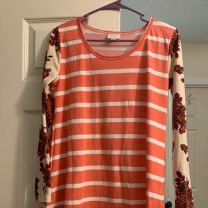 Lularoe Lynnae top